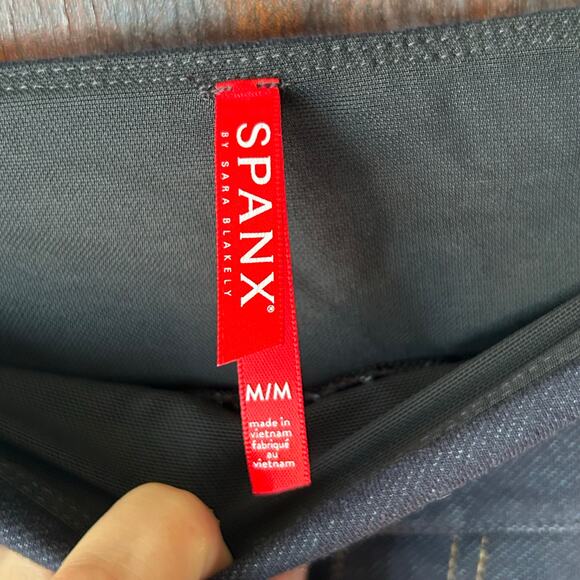 New Spanx Jean-ish Ankle Leggings Size Medium Blue Pull On Stretch Shaping - Picture 4 of 7